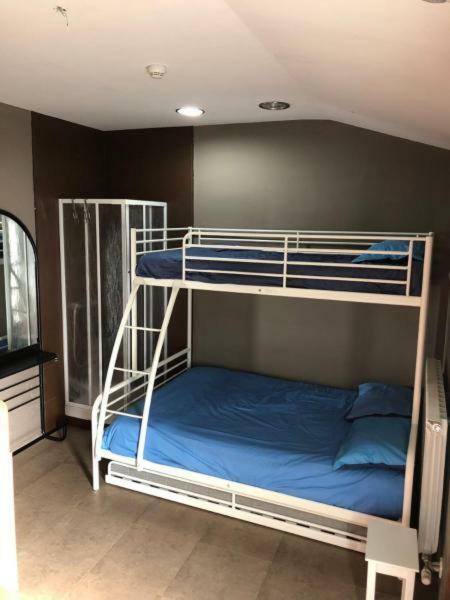 Hostel Backpacker Rio Ijuez Castiello de Jaca Exteriör bild
