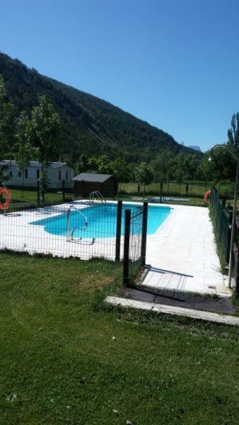 Hostel Backpacker Rio Ijuez Castiello de Jaca Exteriör bild